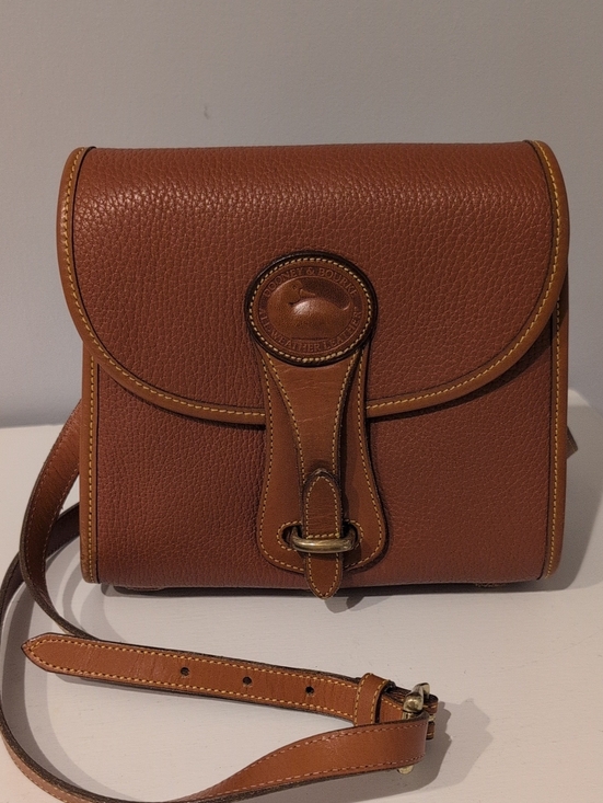 Dooney & Bourke Handbags - Vintage Dooney & Bourke Brown Leather Crossbody